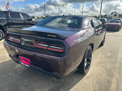 Used 2021 Dodge Challenger R/T w/ Blacktop Package RWD image 4