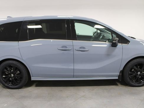 Used 2024 Honda Odyssey Sport image 11