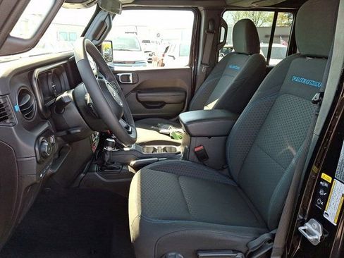 Certified 2025 Jeep Wrangler Unlimited Rubicon 4xe w/ Safety Group AWD/4WD image 17