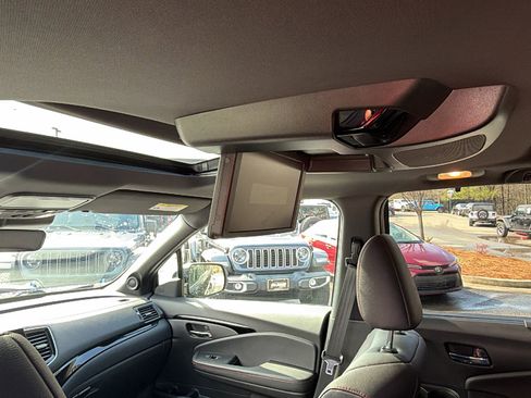 Used 2021 Honda Pilot Black Edition image 27