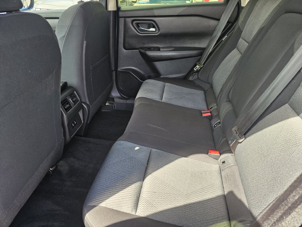 Used 2024 Nissan Rogue SV FWD image 20