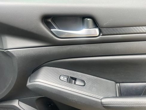 Used 2024 Nissan Altima 2.5 SV w/ SV Premium Package FWD image 21
