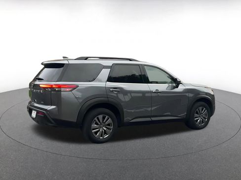 Used 2025 Nissan Pathfinder SV image 15