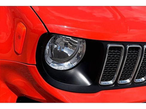 Used 2021 Jeep Renegade Latitude FWD image 50