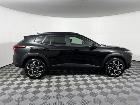 Used 2024 Chevrolet Trax RS w/ Driver Confidence Package FWD image 4