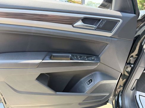 Used 2021 Volkswagen Atlas SE w/ Panoramic Sunroof Package AWD/4WD image 18