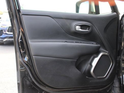 Used 2018 Jeep Renegade Limited image 15