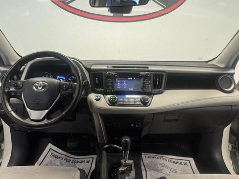 Used 2018 Toyota RAV4 XLE AWD/4WD image 3