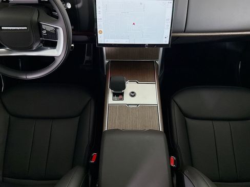 New 2026 Land Rover Range Rover Long Wheelbase SE AWD/4WD image 18