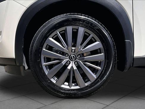 Certified 2024 Nissan Pathfinder SL w/ SL Premium Package FWD image 11