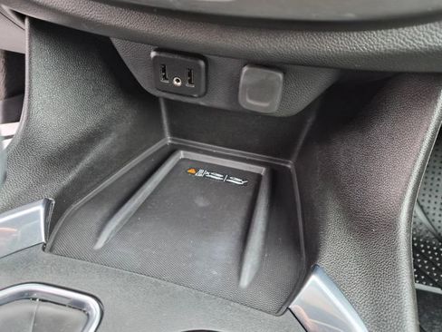 Used 2023 Chevrolet Traverse LT FWD image 33