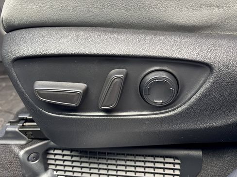 Used 2022 Toyota Sienna XLE image 16