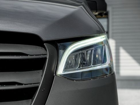 Used 2025 Mercedes-Benz Sprinter 2500 image 6