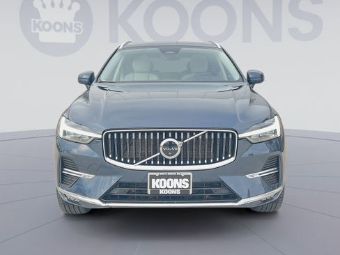 Used 2023 Volvo XC60 B5 Plus image 11