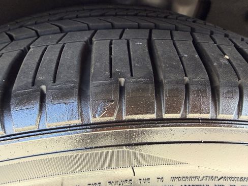 Used 2020 Lincoln Continental w/ Premium Package image 32