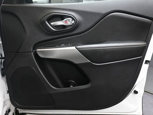 Used 2021 Jeep Cherokee Latitude Lux 80th Anniv w/ Quick Order Package 26U 80TH image 11