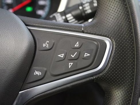 Used 2023 Chevrolet Equinox LS FWD image 17