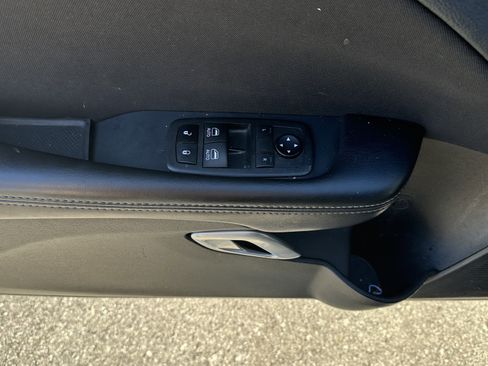 Used 2022 Dodge Challenger GT image 17