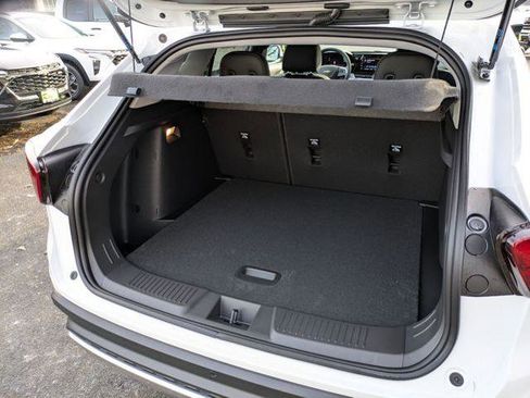 New 2026 Chevrolet Trax LT w/ Driver Confidence Package FWD image 24