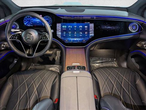 Certified 2023 Mercedes-Benz EQS 580 4MATIC SUV image 16