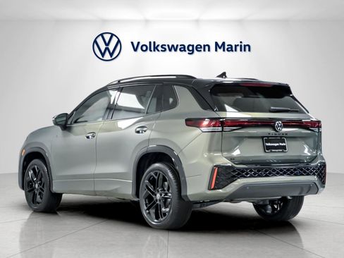 New 2026 Volkswagen Tiguan SE R-Line image 3