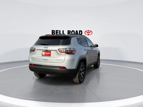 Used 2025 Jeep Compass Limited image 4