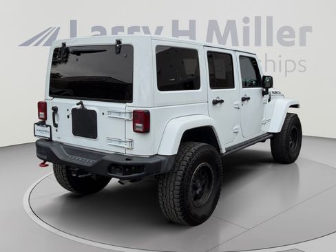 Used 2016 Jeep Wrangler Unlimited Rubicon AWD/4WD image 5
