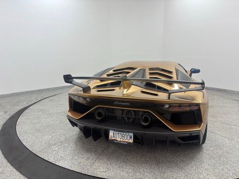 Used 2019 Lamborghini Aventador SVJ image 10