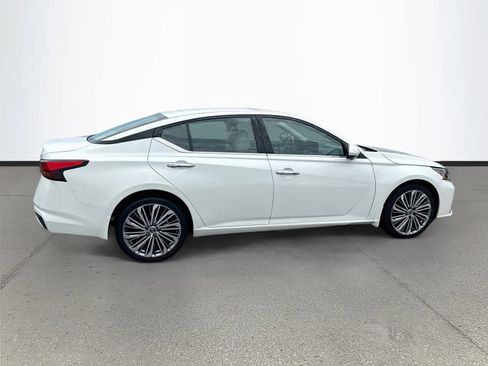 Used 2023 Nissan Altima 2.5 SL AWD/4WD image 29