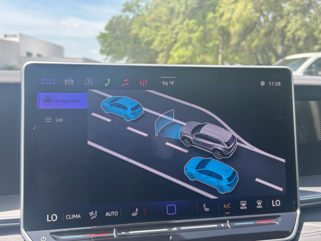 New 2026 Volkswagen Tiguan SE R-Line FWD image 17