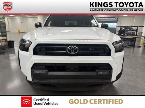 Certified 2025 Toyota 4Runner SR5 AWD/4WD image 3