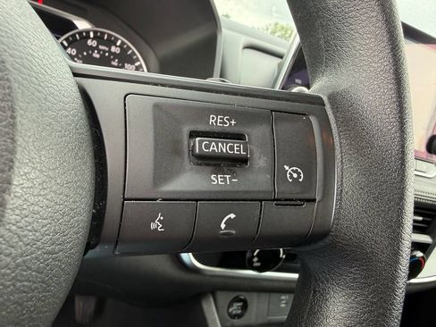 Used 2024 Nissan Rogue S AWD/4WD image 18