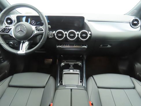 Certified 2025 Mercedes-Benz GLA 250 image 13