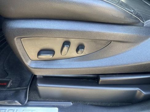 Used 2018 Chevrolet Suburban LT image 25