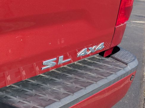 Used 2018 Nissan Titan SL w/ Chrome Package image 18