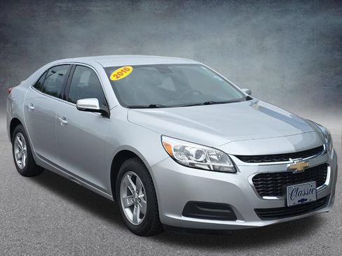 Used 2016 Chevrolet Malibu LT FWD image 9