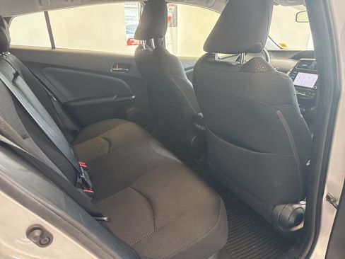 Used 2022 Toyota Prius LE AWD/4WD image 19