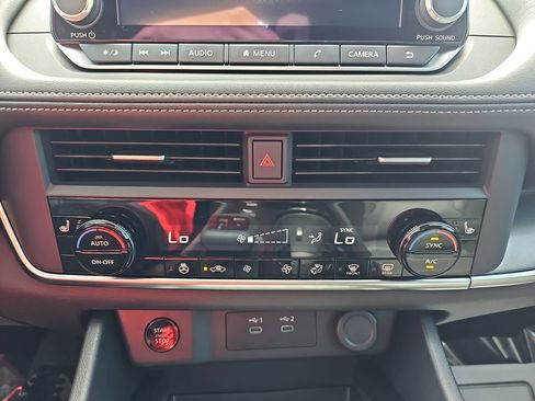 Used 2024 Nissan Rogue SV w/ SV Premium Package FWD image 28