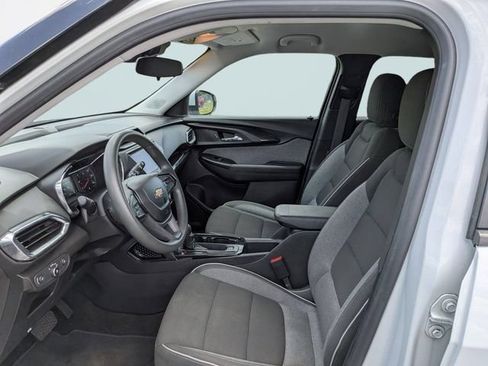Used 2023 Chevrolet TrailBlazer LT FWD image 19