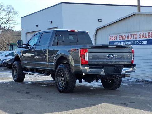 Used 2019 Ford F250 Lariat w/ Lariat Value Package image 3