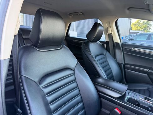 Used 2020 Ford Fusion SEL FWD image 33