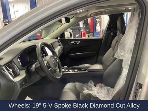 Used 2025 Volvo XC60 B5 Plus AWD/4WD image 8