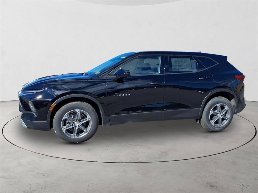 New 2025 Chevrolet Blazer LT AWD/4WD image 8