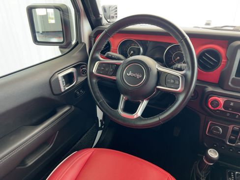 Used 2021 Jeep Wrangler Unlimited Sahara image 31