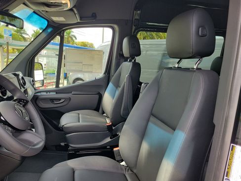 New 2025 Mercedes-Benz Sprinter 2500 image 16