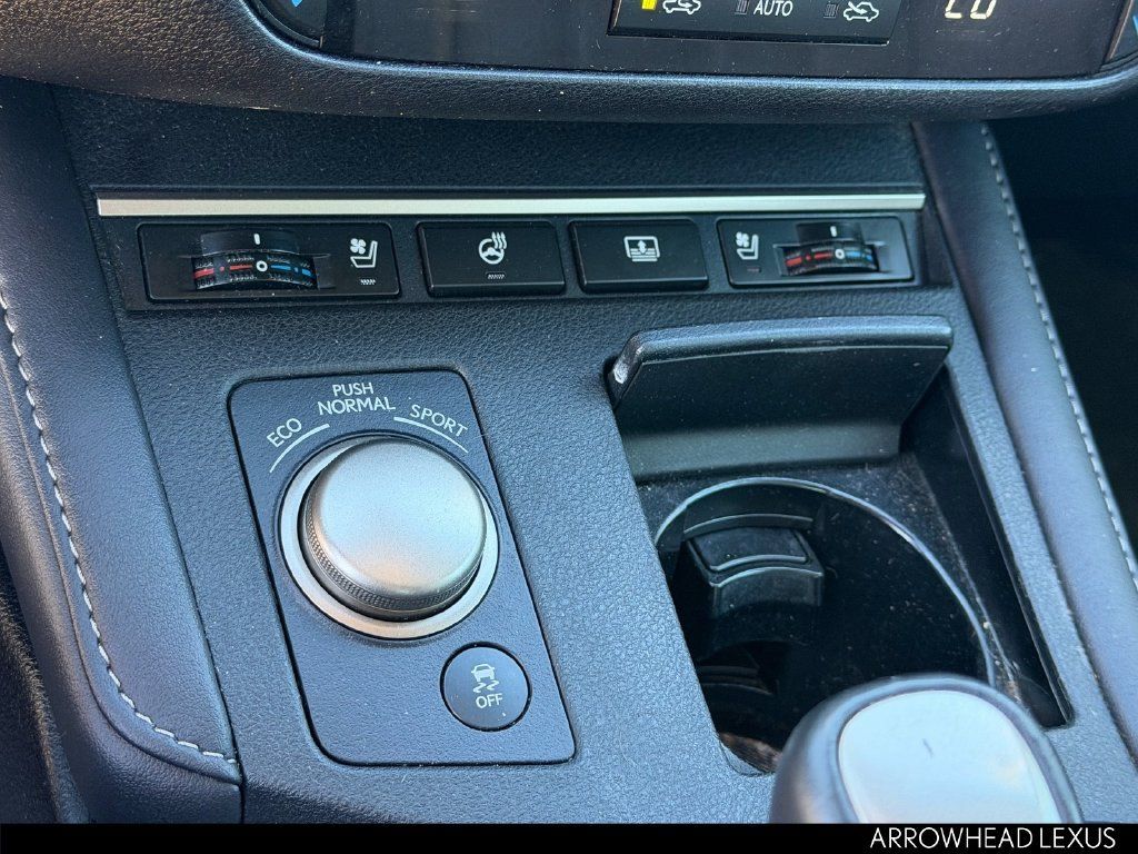 Used 2017 Lexus ES 350 w/ Ultra Luxury Package FWD image 30