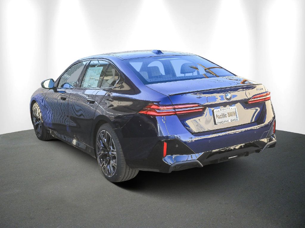 Used 2026 BMW 530i w/ M Sport Package RWD image 4