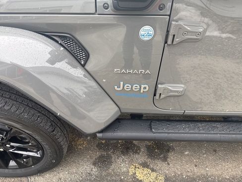 Used 2021 Jeep Wrangler Unlimited Sahara w/ Cold Weather Group image 16