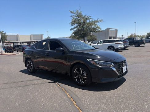 Used 2025 Nissan Sentra SV FWD image 3