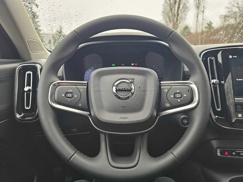 New 2026 Volvo XC40 B5 Core w/ Climate Package image 26